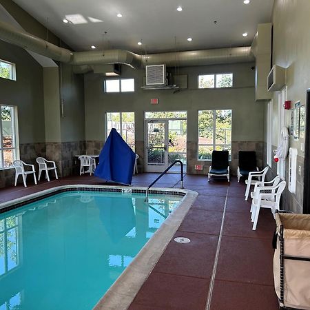 Comfort Inn & Suites Creswell Bagian luar foto