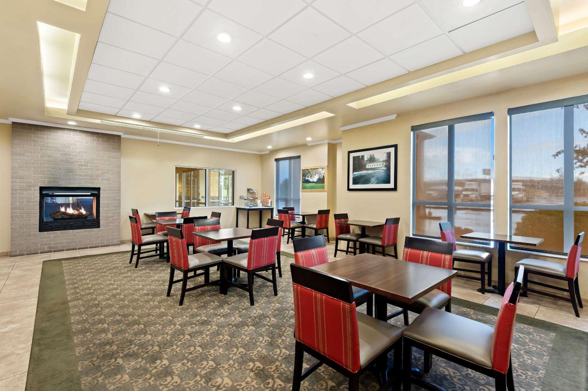 Comfort Inn & Suites Creswell Bagian luar foto