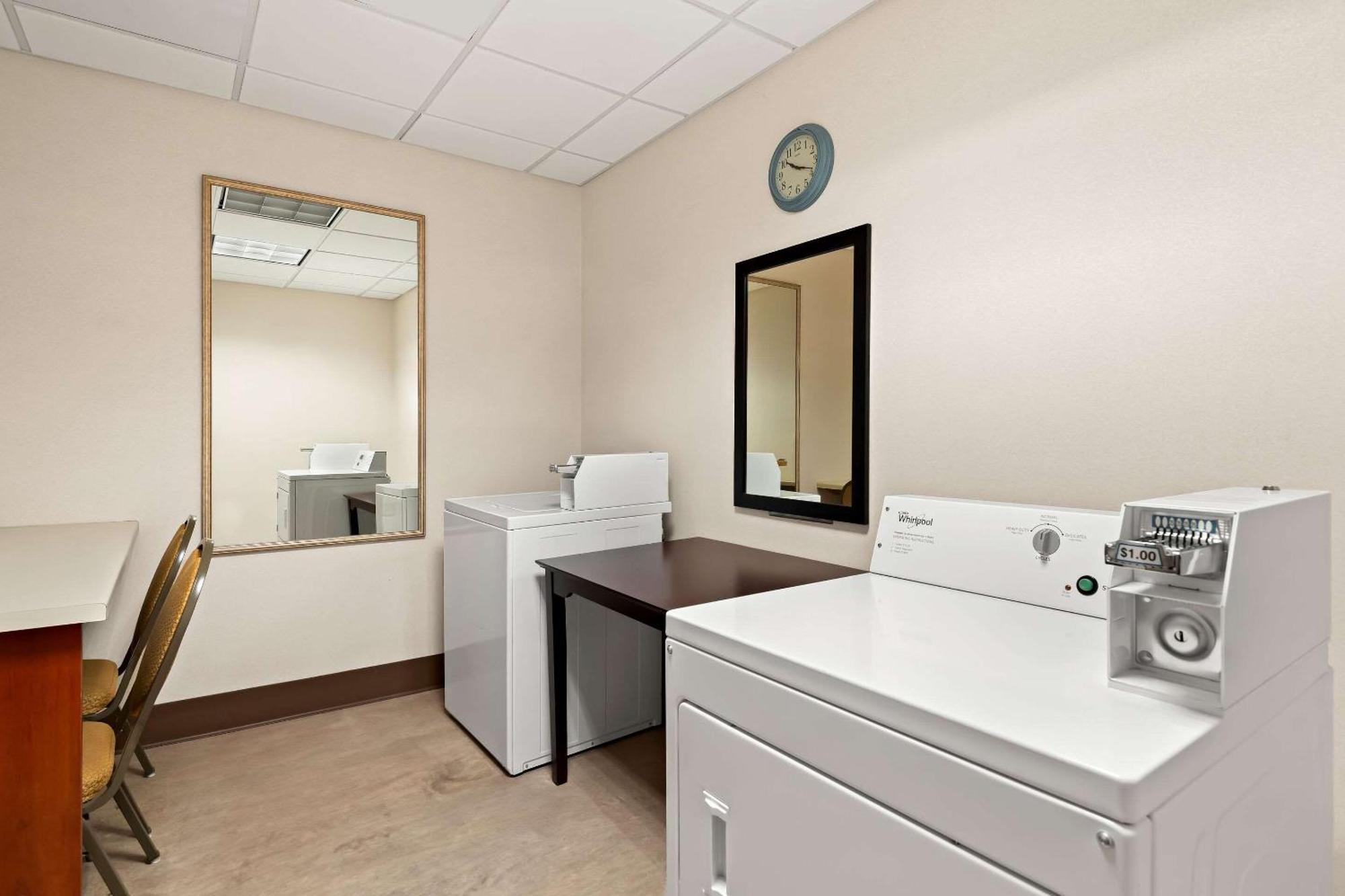 Comfort Inn & Suites Creswell Bagian luar foto