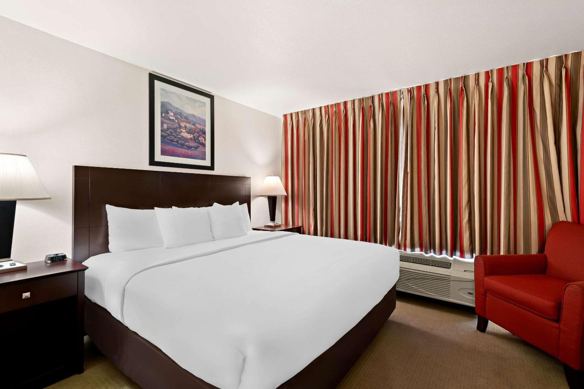 Comfort Inn & Suites Creswell Bagian luar foto