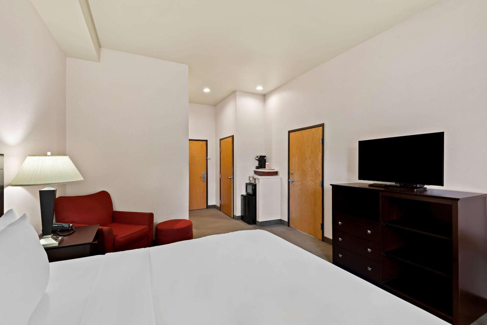 Comfort Inn & Suites Creswell Bagian luar foto