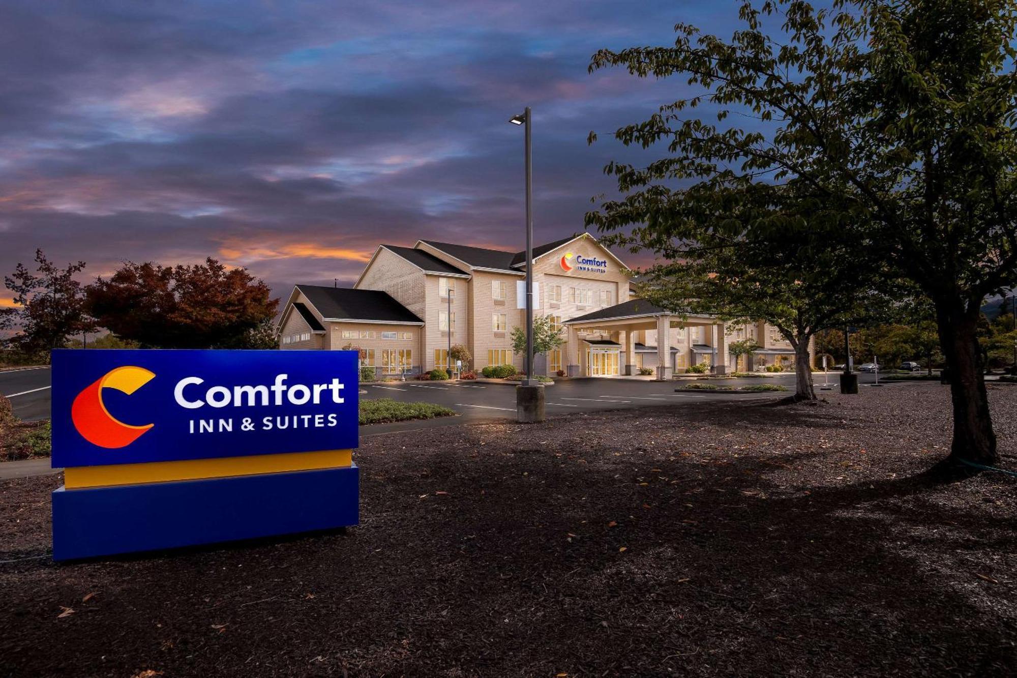 Comfort Inn & Suites Creswell Bagian luar foto