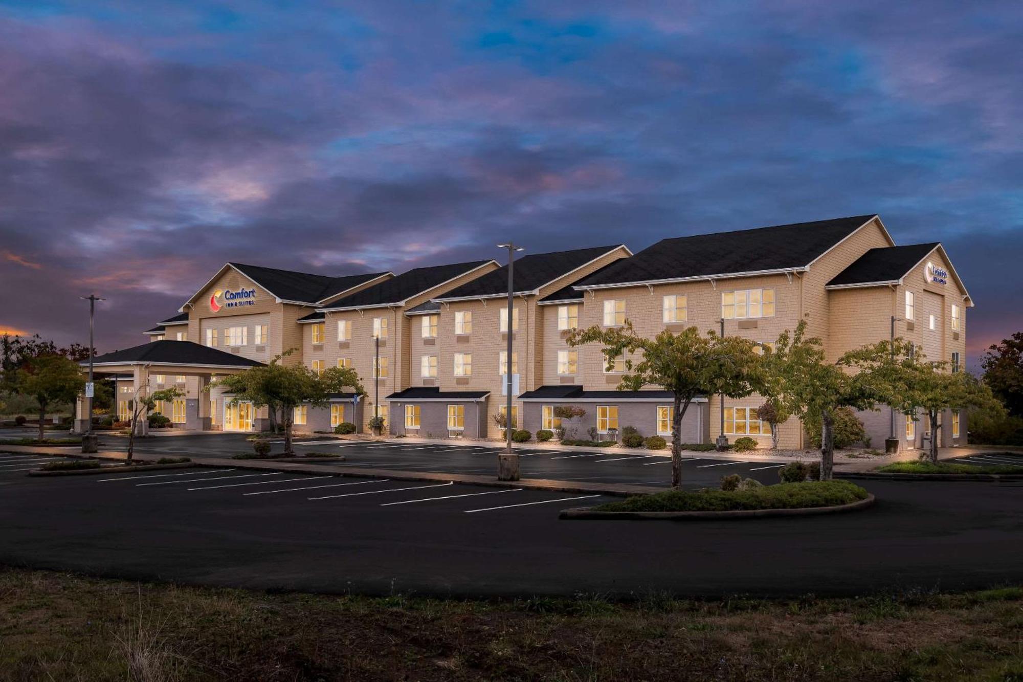 Comfort Inn & Suites Creswell Bagian luar foto